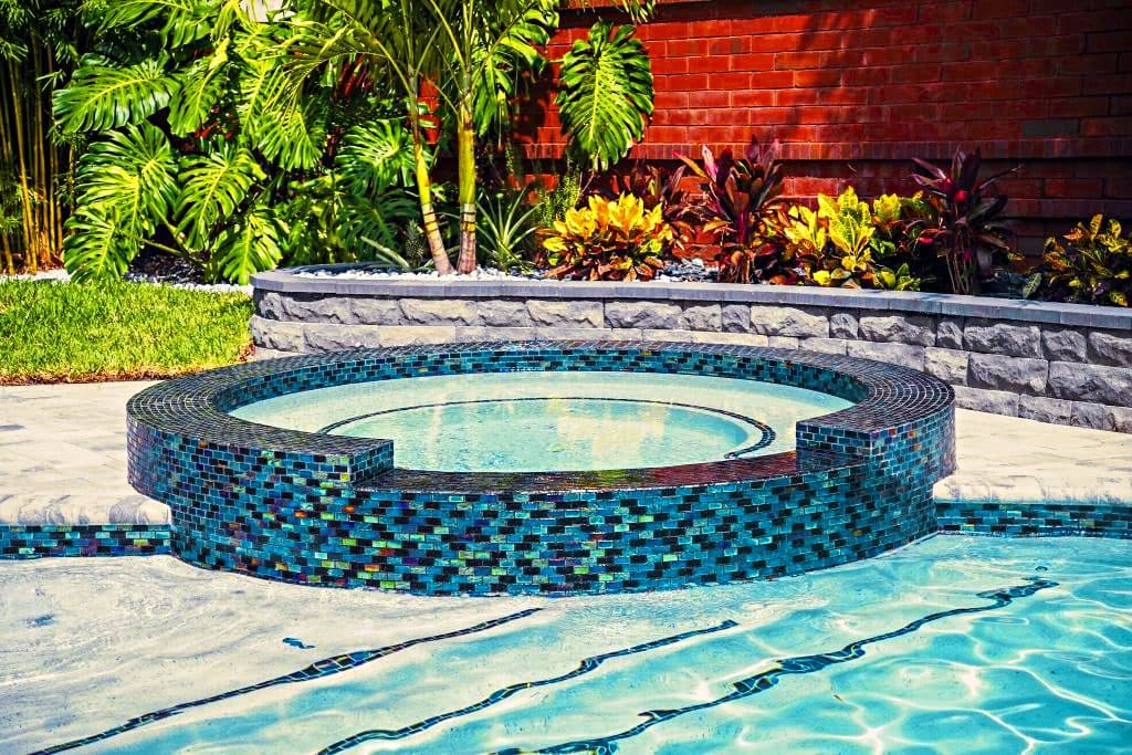 Photo for the article “Color, Shine & Craftsmanship: Why Glass Tiles Elevate Any Florida Pool”