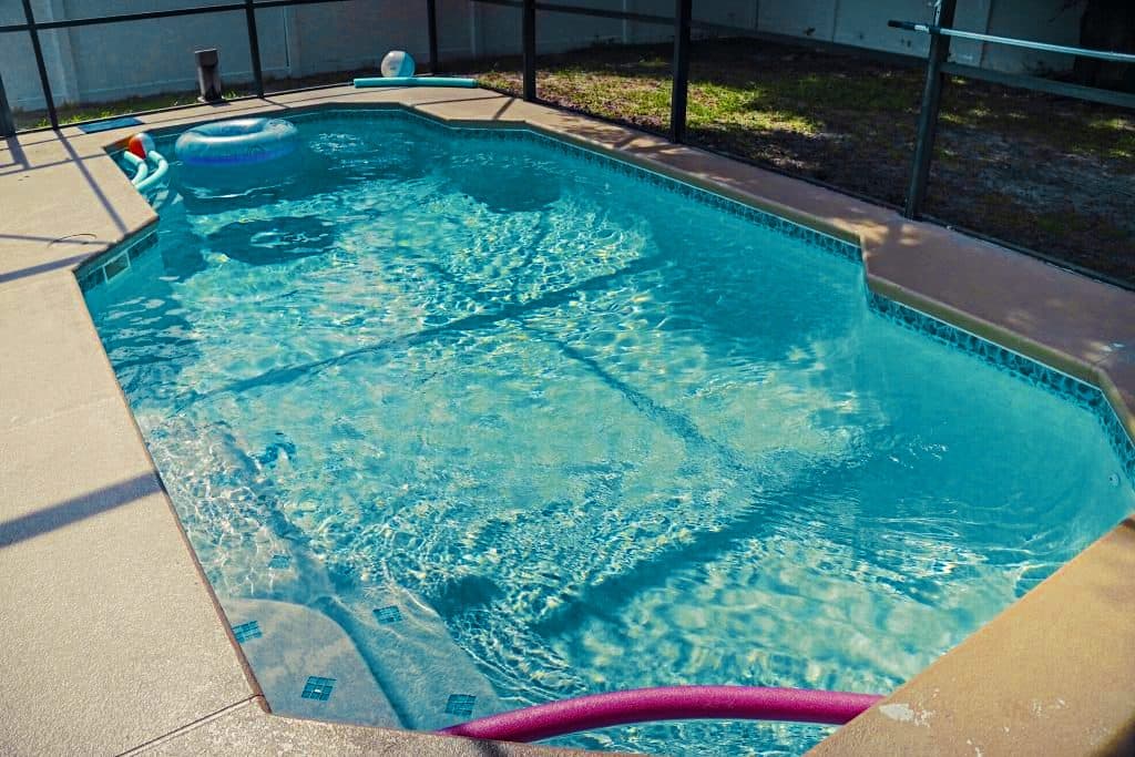 Foto del artículo “Tendencias de remodelación de piscinas para 2026: lo que viene a los patios de Florida”