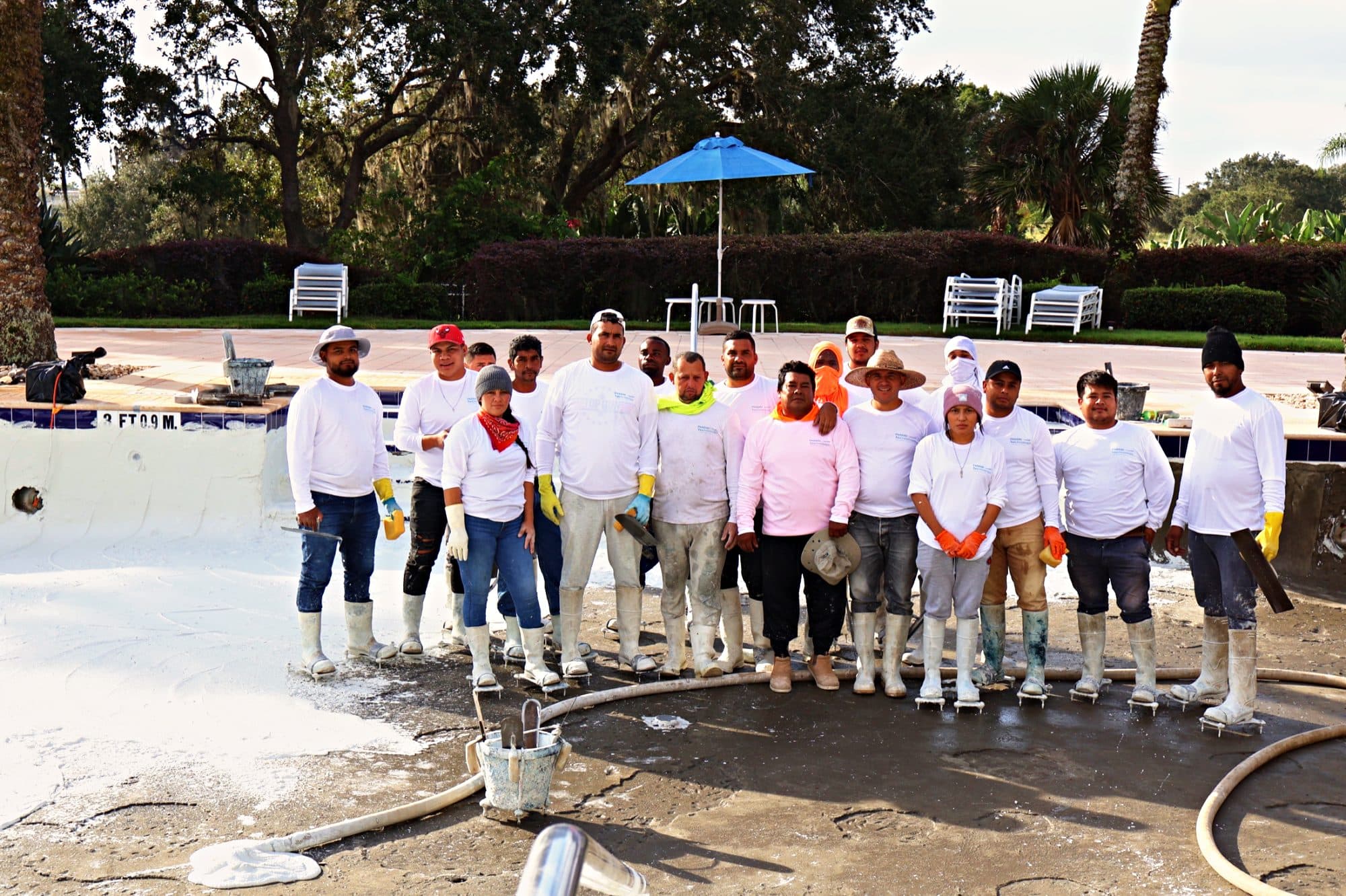 El equipo de D&J reunido en una obra